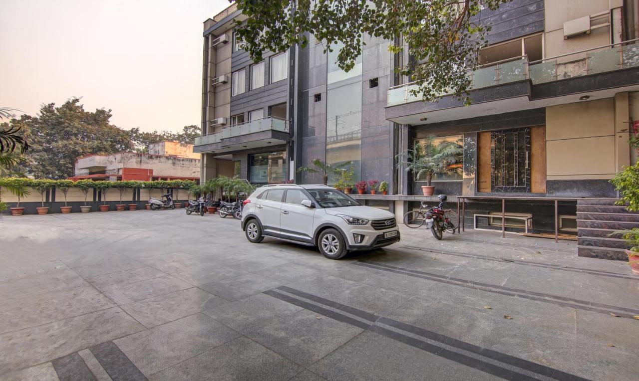 Treebo Premium Relax Inn Patel Nagar New Delhi Exterior photo