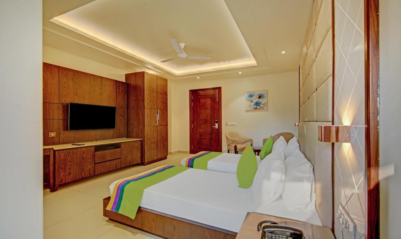 Treebo Premium Relax Inn Patel Nagar New Delhi Exterior photo
