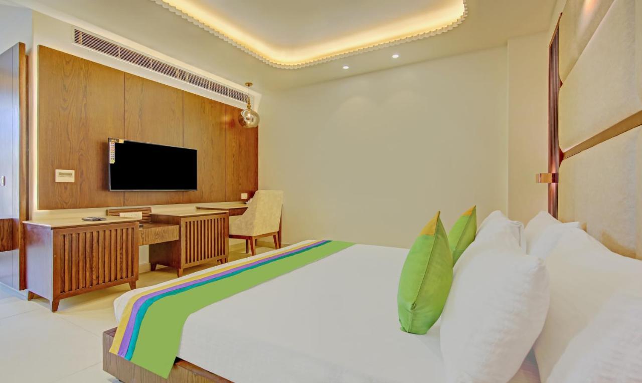 Treebo Premium Relax Inn Patel Nagar New Delhi Exterior photo