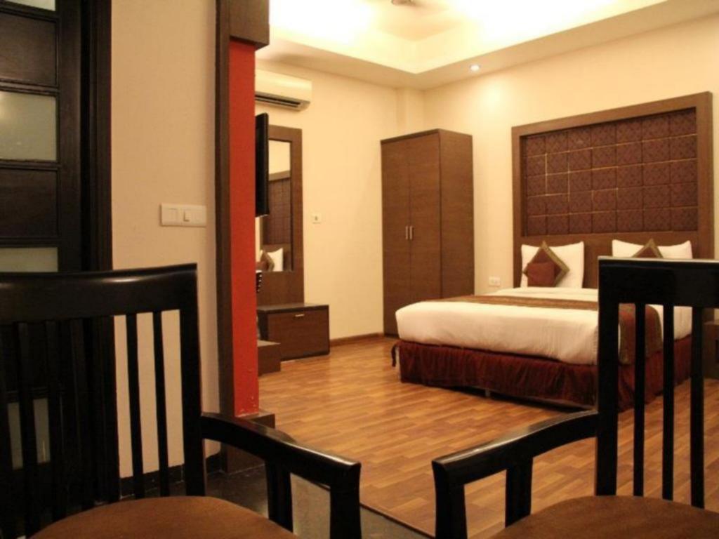 Treebo Premium Relax Inn Patel Nagar New Delhi Exterior photo