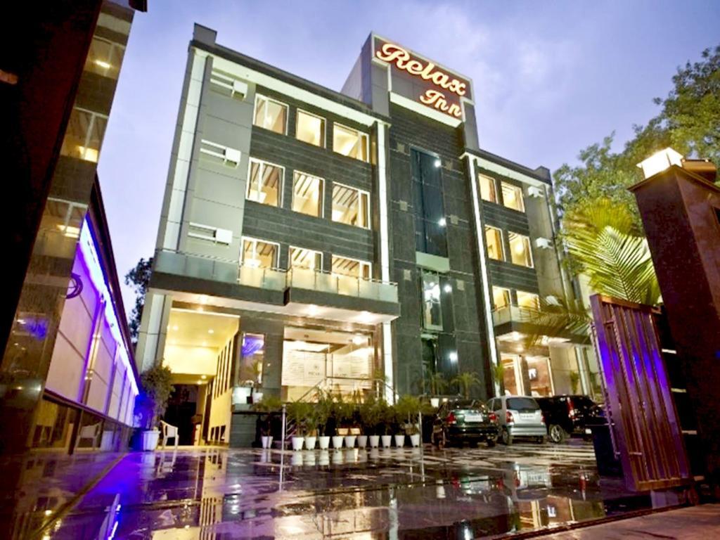 Treebo Premium Relax Inn Patel Nagar New Delhi Exterior photo