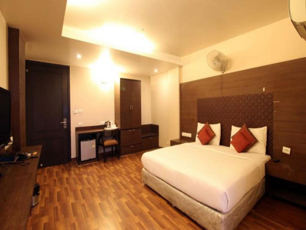 Treebo Premium Relax Inn Patel Nagar New Delhi Exterior photo