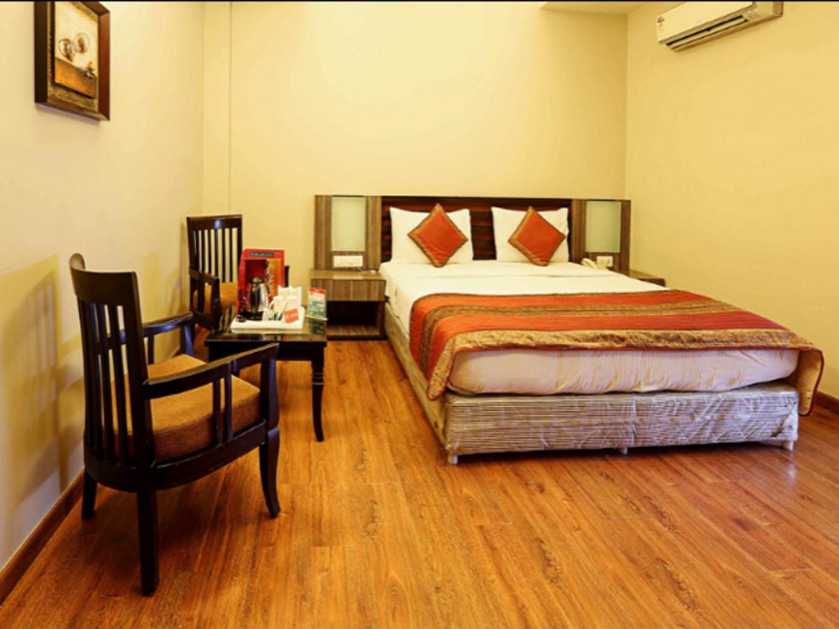 Treebo Premium Relax Inn Patel Nagar New Delhi Exterior photo