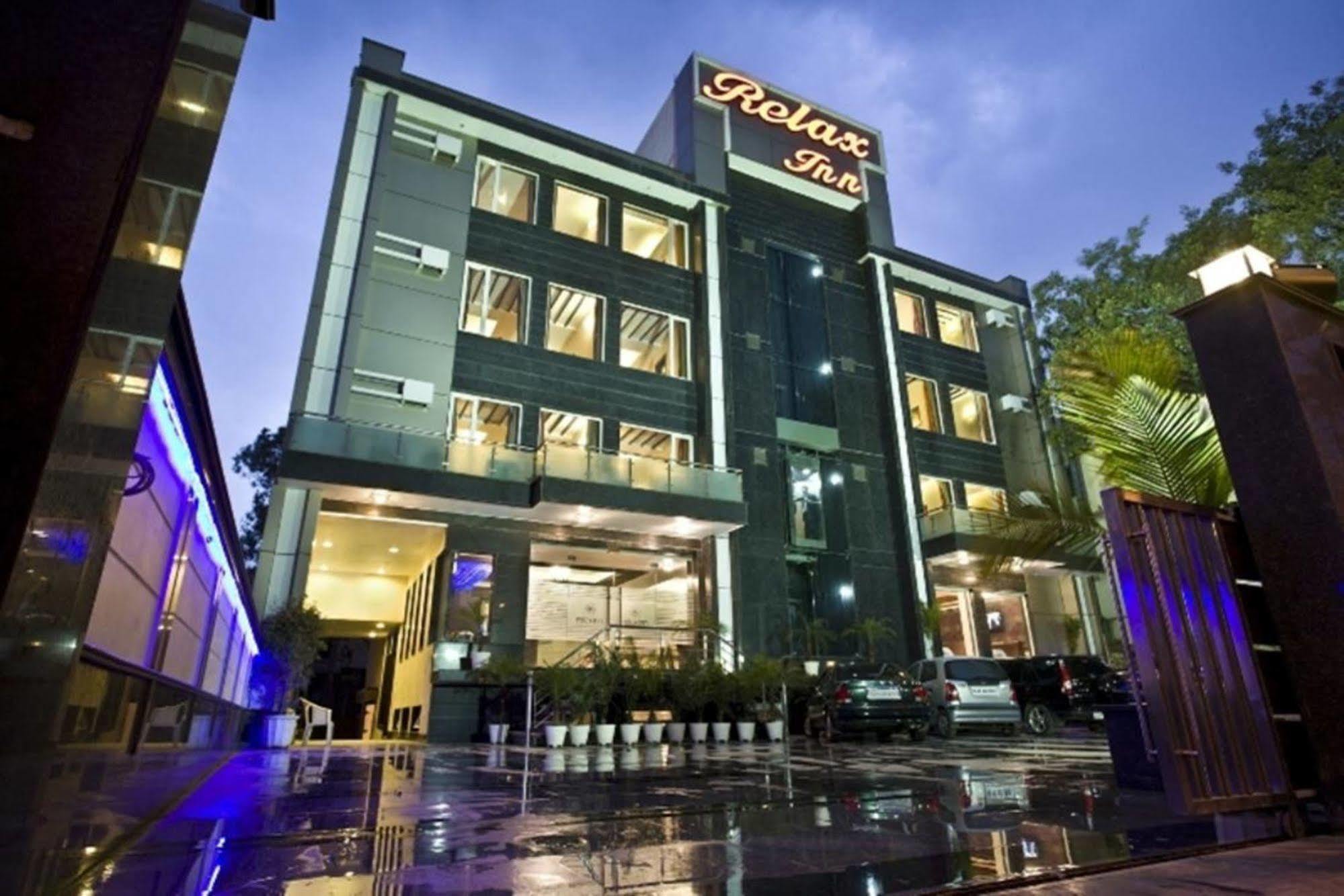 Treebo Premium Relax Inn Patel Nagar New Delhi Exterior photo
